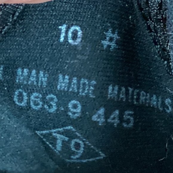 MTO Surf Shoes Red Black 10 - Picture 9 of 9